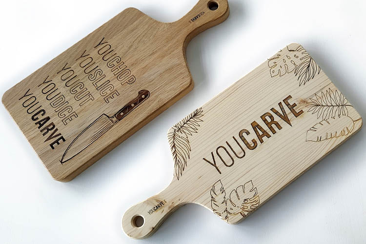 Planches en bois à découper, planches à fromage, charcuterie ou tapas, personnalisées avec marquage logo par gravure laser.